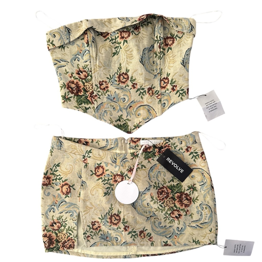 More to Come- Doer Skirt Set in Cream Floral